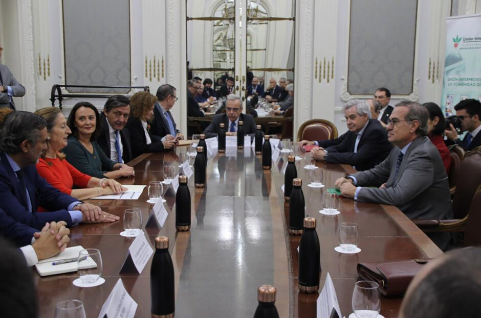 LOS COLEGIOS PROFESIONALES DE UNIÓN INTERPROFESIONAL DE LA COMUNIDAD DE MADRID SE REÚNEN CON REPRESENTANTES DEL PARTIDO POPULAR